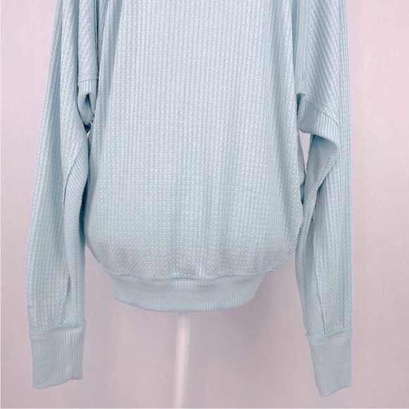 We The Free by Free People Blue Santa Clara V-neck Thermal Shirt. Size Small. - Picture 10 of 15